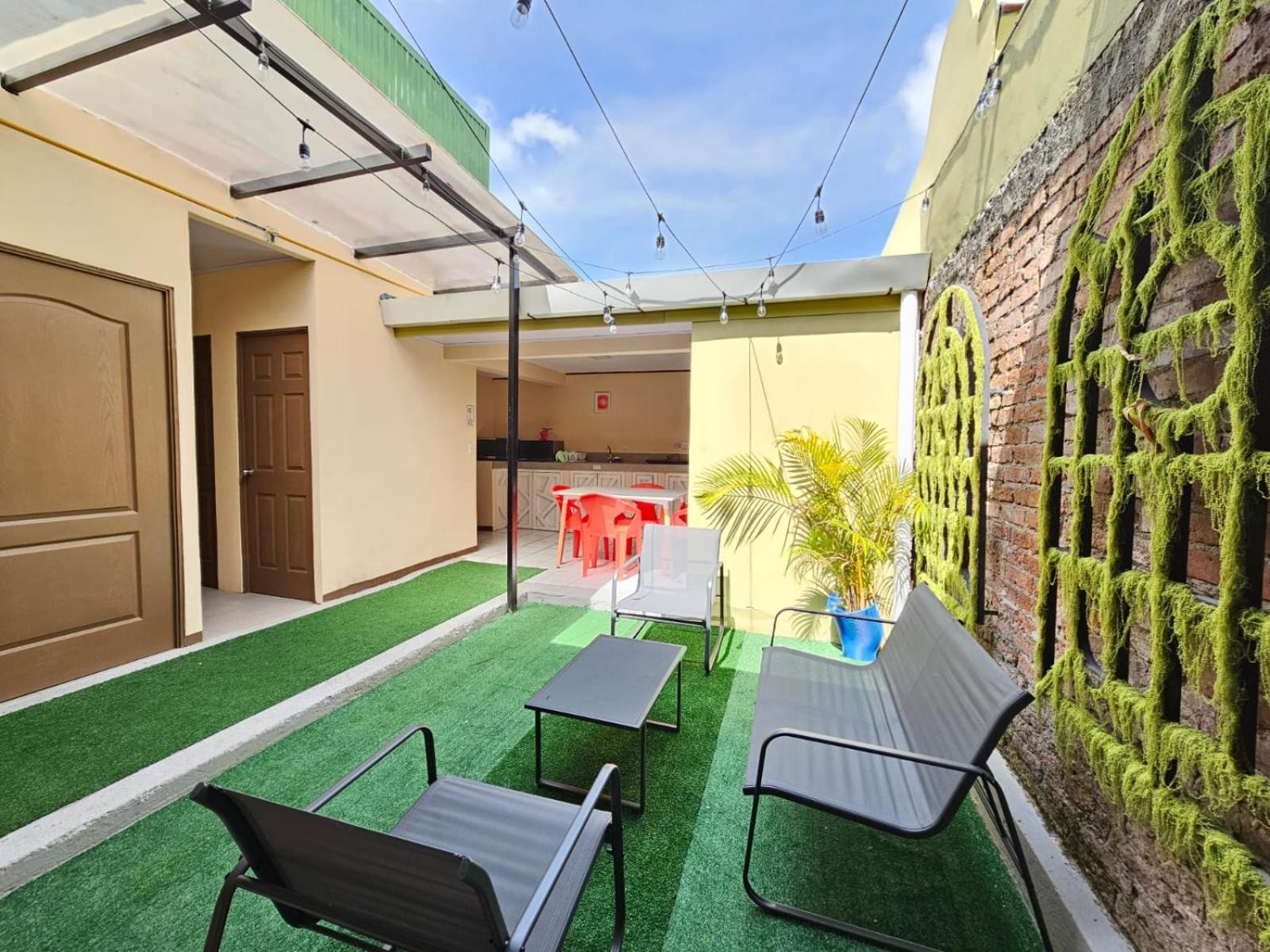 Hostel La Cali Inn San Jose  Exterior photo